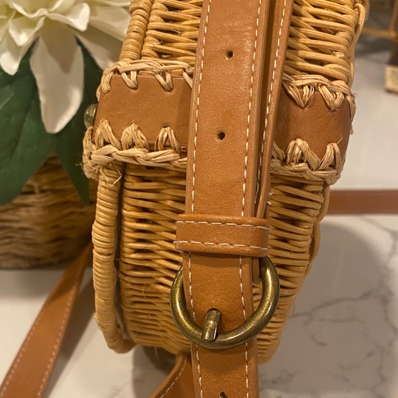 Round Woven Tan Crossbody Bag - Picture 6 of 11